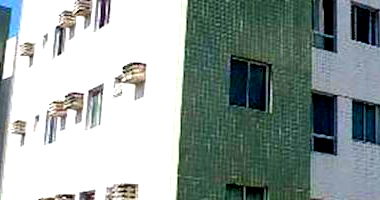 Apartamento padrão com 2 quartos, 1 banheiro e 1 vaga, ocupado