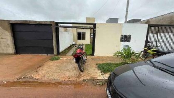 Casa em condomínio desocupada com 52,38m² construída e 150m² total