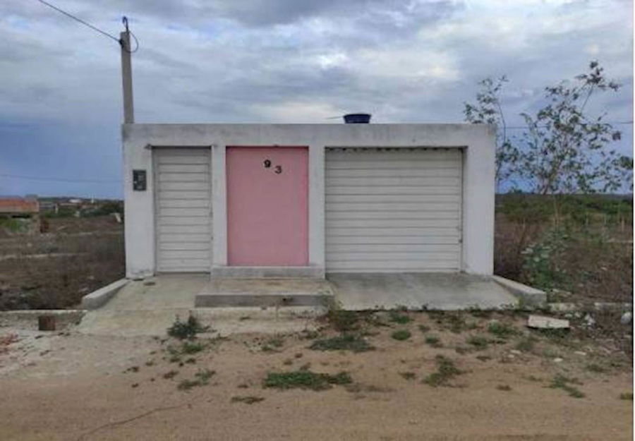 Casa Padrão com 2 Quartos e 1 Vaga em Brejo da Madre de Deus