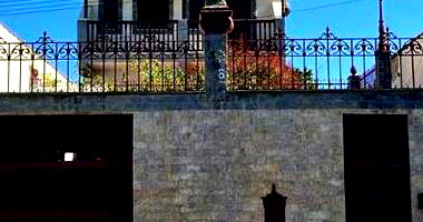 Casa padrão ocupada com 1 vaga e 306m² construída