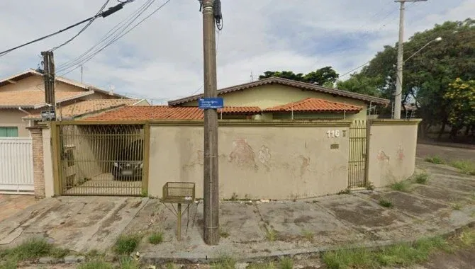 Casa em Terreno de 432 m² - Jardim Panorama - Botucatu - SP