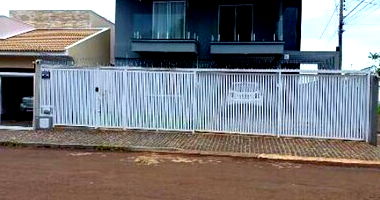Casa com 4 suítes, 4 banheiros, 2 vagas, 293m² construída, ocupada