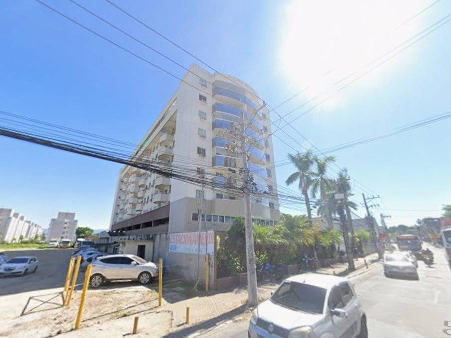 Cobertura com 198m², 2 vagas, desocupada