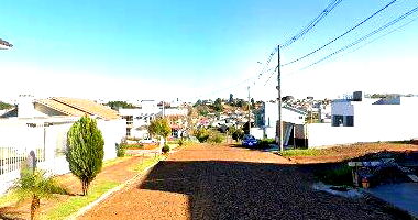 Residência mista com 120m² construída e terreno amplo - Ocupada