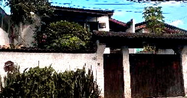 Sobrado com 4 quartos, 4 banheiros e 227m² privativos