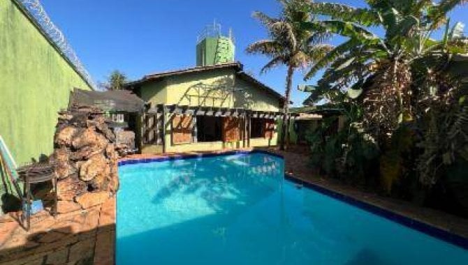 Casa Padrão com 3 Quartos e 2 Vagas em Goiânia