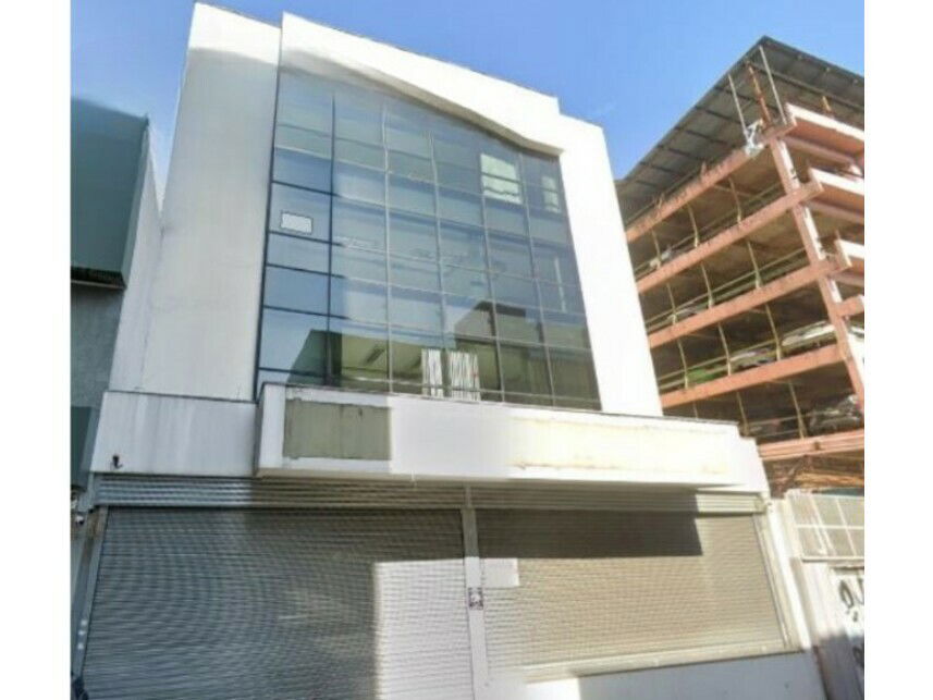 Imóvel Comercial Desocupado com 1.284m² na Avenida Pinto Bandeira
