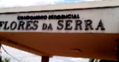 Casa com 2 quartos e 2 vagas em Valparaíso de Goiás