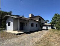 Casa com dois terrenos, 3 quartos, 1 banheiro, 200m² construídos