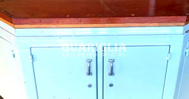 Bancada Octagonal de Aço com Tampo de Madeira