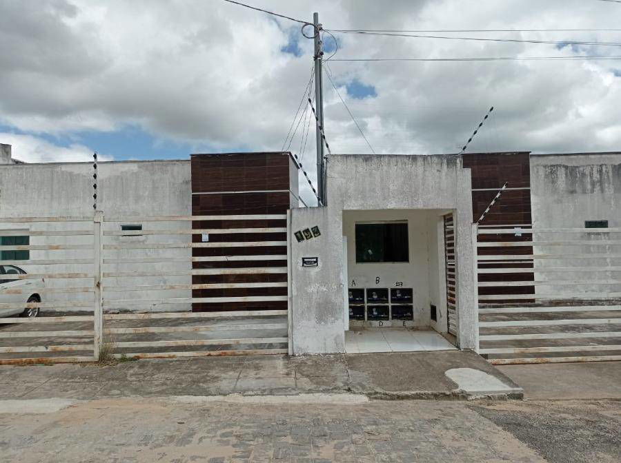 Casa com 2 quartos, 1 banheiro e 47m² construída, ocupada