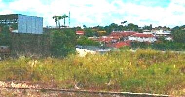 Terreno Urbano Comercial em Ituiutaba - Desocupado