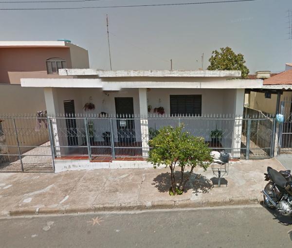 Casa com 242m² em Monte Alto