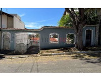 Casa com 301m² de terreno, 2 quartos, 1 banheiro, ocupada