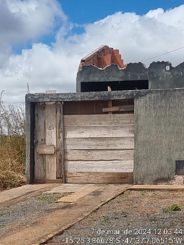 Casa com 2 quartos, 1 banheiro, 1 vaga e 54,86m² construída