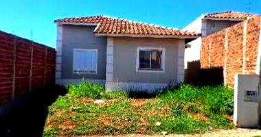 Casa com 2 quartos, 1 banheiro, 49,6m² área privativa, 1 vaga