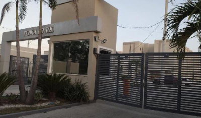 Apartamento com 2 quartos e vaga de garagem em condomínio