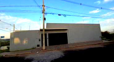 Casa Ocupada com 222m² de Área Construída em Sertãozinho/SP