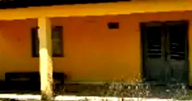 Casa com 3 quartos, 1 banheiro, 1 vaga, 106m² construída, imóvel ocupado