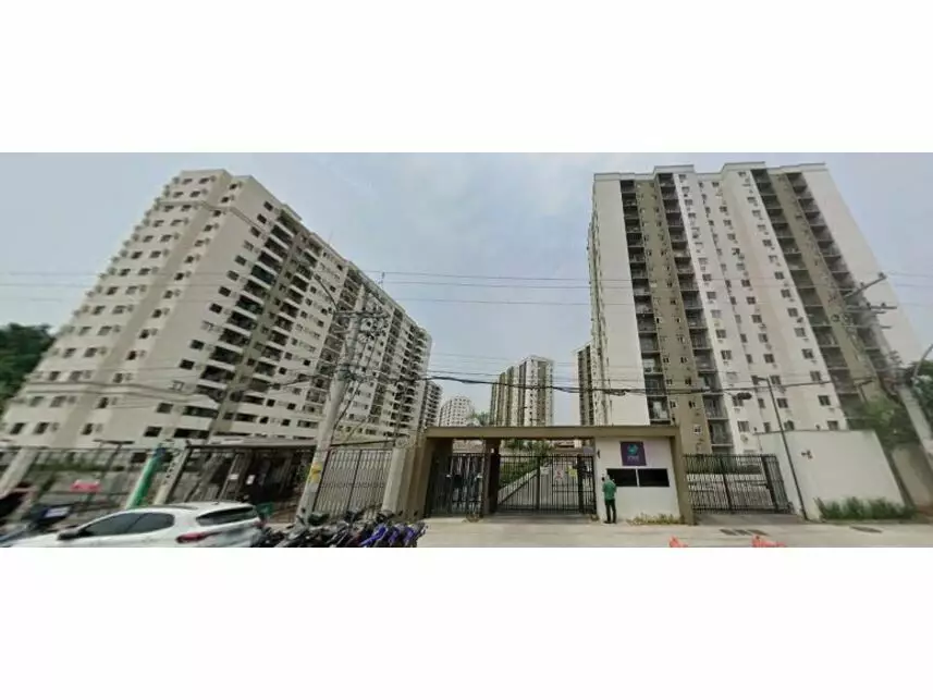 Apartamento com 2 Vagas em Leilão