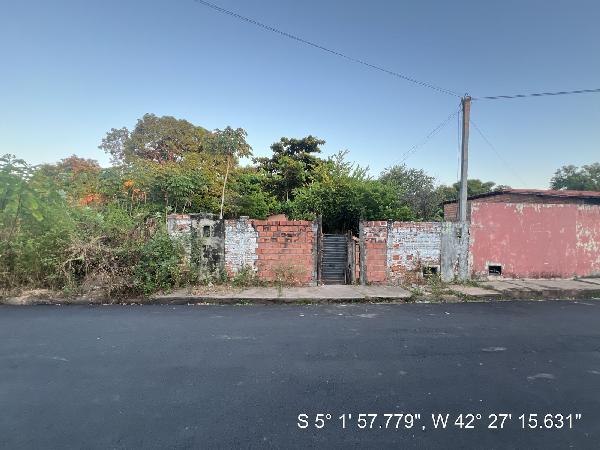 Casa com 3 quartos, 1 banheiro, 66.5m² construída, terreno 522m²