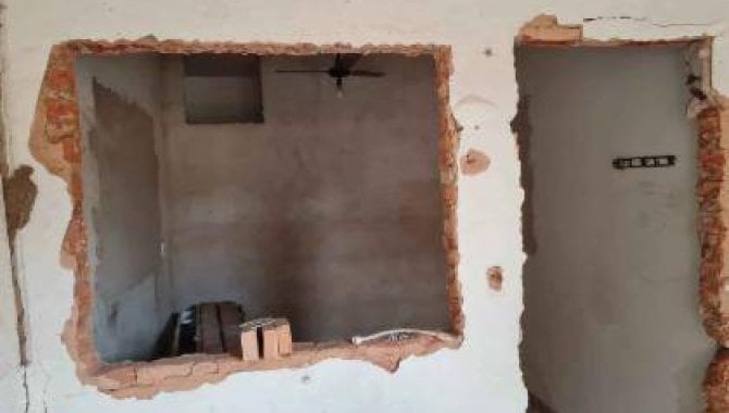 Casa com 2 quartos e 1 banheiro, desocupada, 123,32 m² construídos