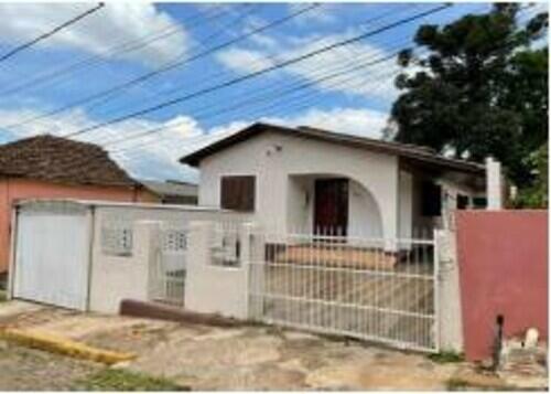 Casa em Carvalho, 3 Quartos, 2 Banheiros