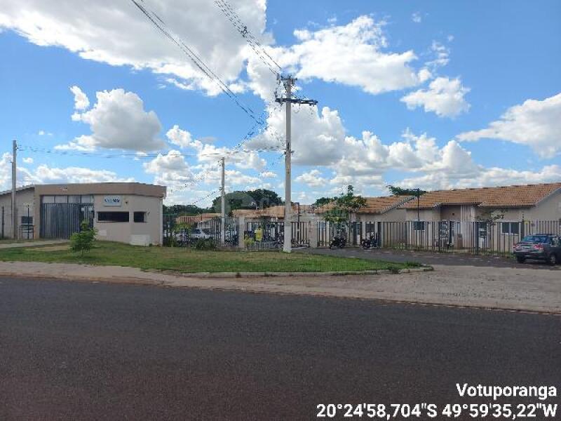 Casa em Votuporanga com 2 quartos e 138m² de área total