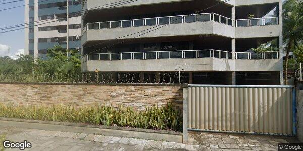 Prédio com 3 apartamentos, 2 suítes, 2 quartos, 1 banheiro cada