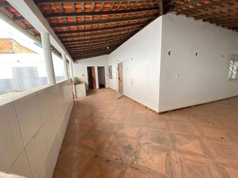 Casa com 3 quartos, piscina e 239m² em Santa Filomena - MA