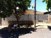 Casa com 3 quartos, 1 banheiro e 1 vaga de garagem