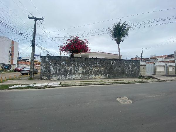 Casa com 3 Quartos e 1 Vaga em Candeias