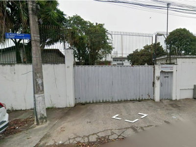 Galpão com terreno de 4.375 m²