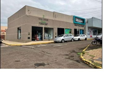 Três Salões Comerciais Modernos em Ibitinga/SP