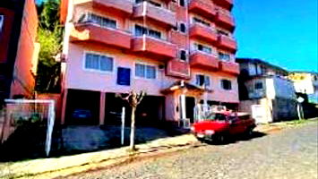 Espaçoso Apartamento Desocupado com 123m² de Área Útil