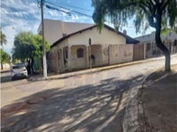 Casa com 170m² em terreno de 225m², 3 quartos, 2 banheiros, desocupada
