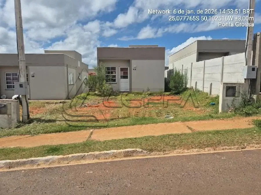Casa com 160m², 1 varanda, desocupada, ideal para investimento