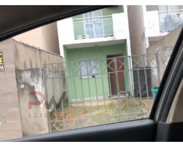 Casa em Belford Roxo com 70,78m² de área total