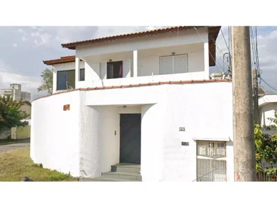 Prédio com potencial comercial e lance 50% abaixo da avaliação