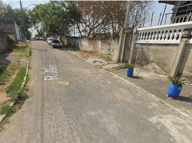Prédio com 420m² em Duque de Caxias/RJ