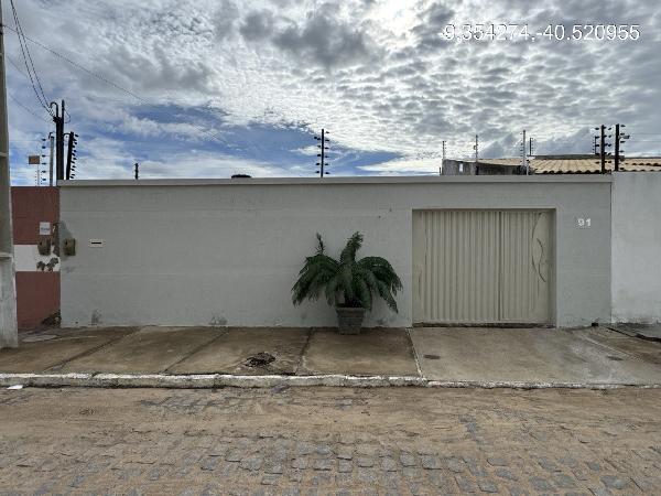 Casa com 2 quartos, 52,54m² privativos e 200m² de terreno