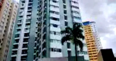 Apartamento padrão ocupado com 1 vaga e 37m² construídos