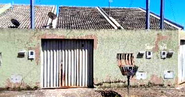 Casa com 3 quartos, 1 banheiro, varanda e área construída de 69,95m²