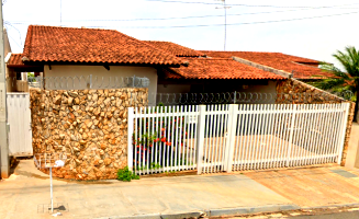 Casa - 179m² - Terreno - 336m² - Lins/SP