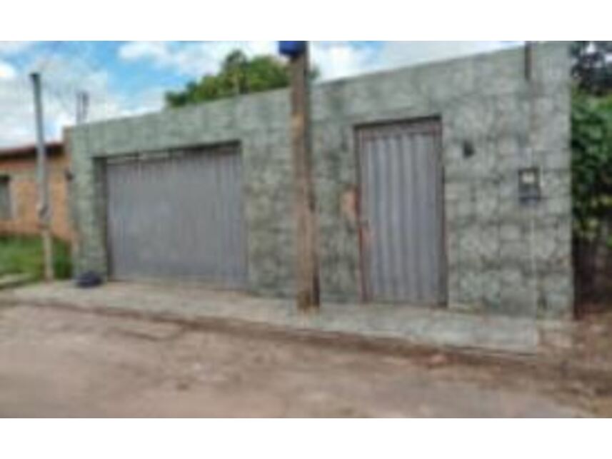 Casa em Leilão com 121,69m² de Área Construída