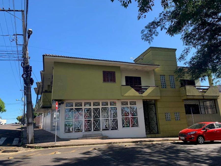 Apartamento Padrão Ocupado com 4 Quartos e 3 Banheiros