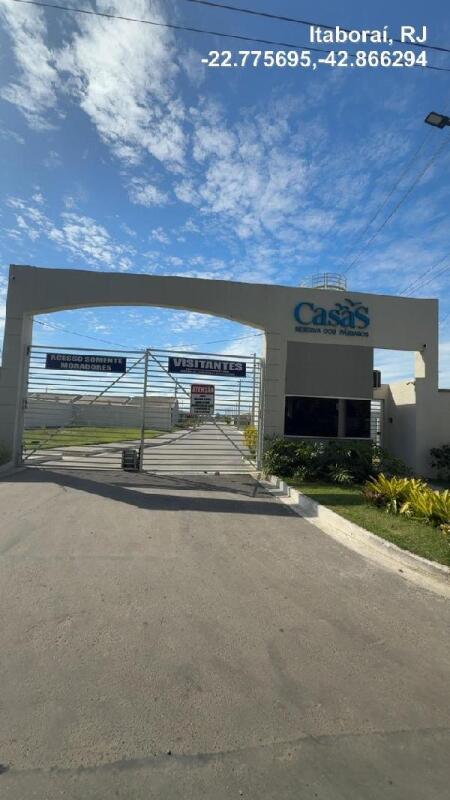 Casa com 2 quartos, 2 banheiros e 1 vaga em Itaboraí/RJ