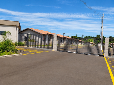 Casa 84m² no Cond. Res. Village San Remo com 2 quartos e 1 banheiro