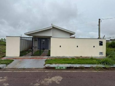 Casa padrão ocupada com 60m² construídos em terreno de 240m²