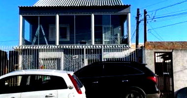 Casa padrão 4 quartos, 3 banheiros, 2 vagas, 181m² construída, ocupada